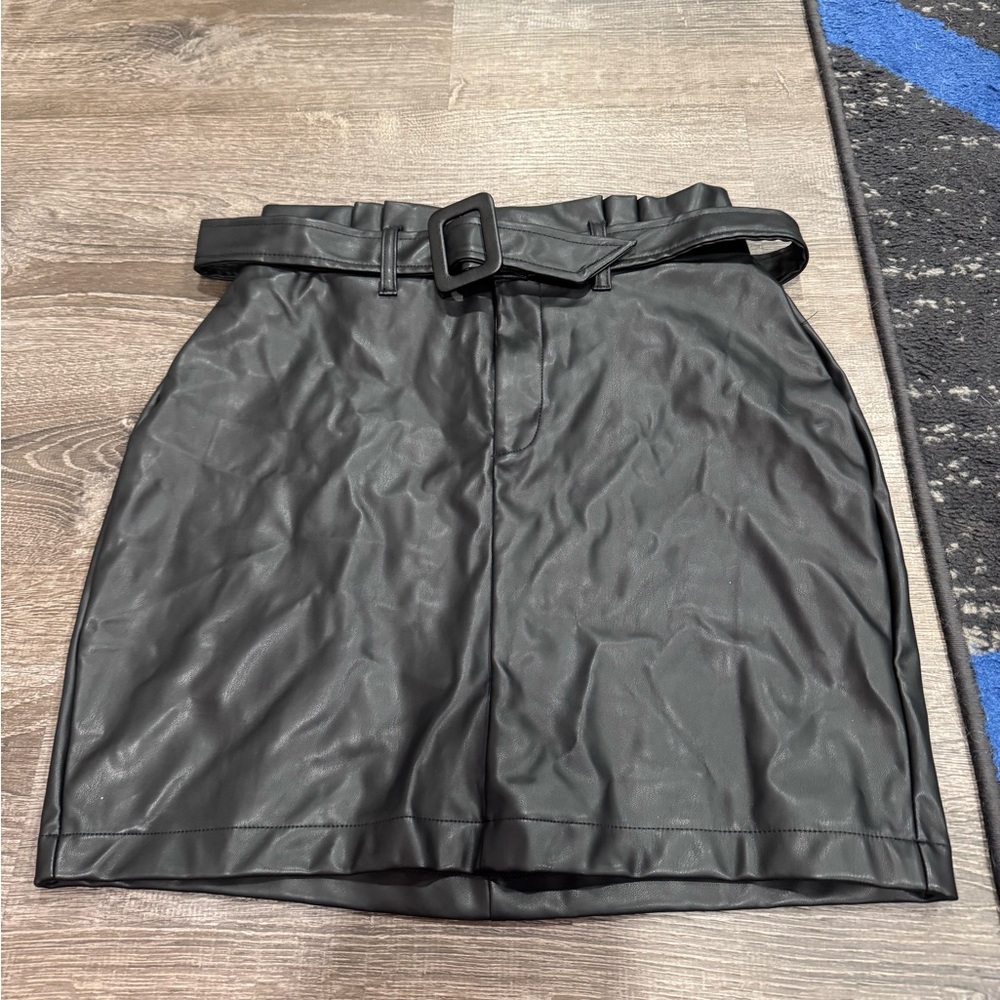 NWT Ci Sono Black Faux Leather Paperbag Mini Skirt with Belted Waist